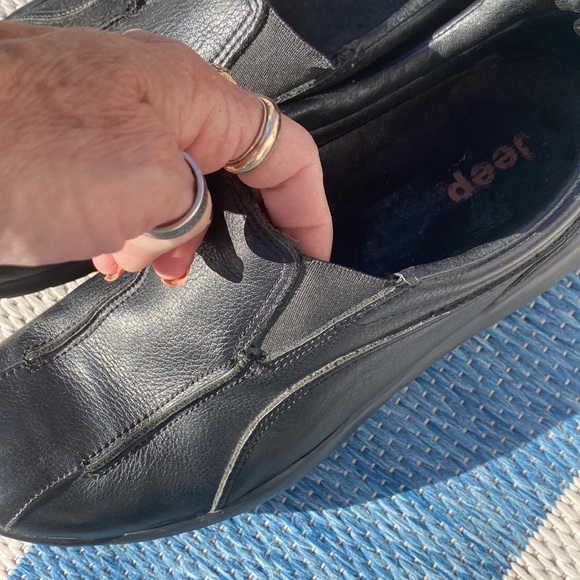 Mens JEEP Black Leather Slip-ons with MEMORY FOAM Foot Bed! In EUC Size 9 EU 43 - Picture 8 of 9